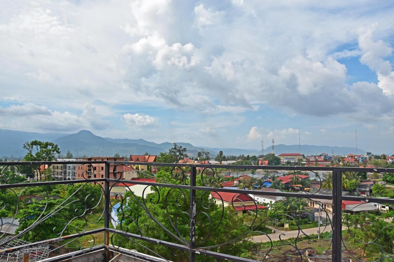 Mad Monkey Hostel Kampot (Adults Only) Exterior photo