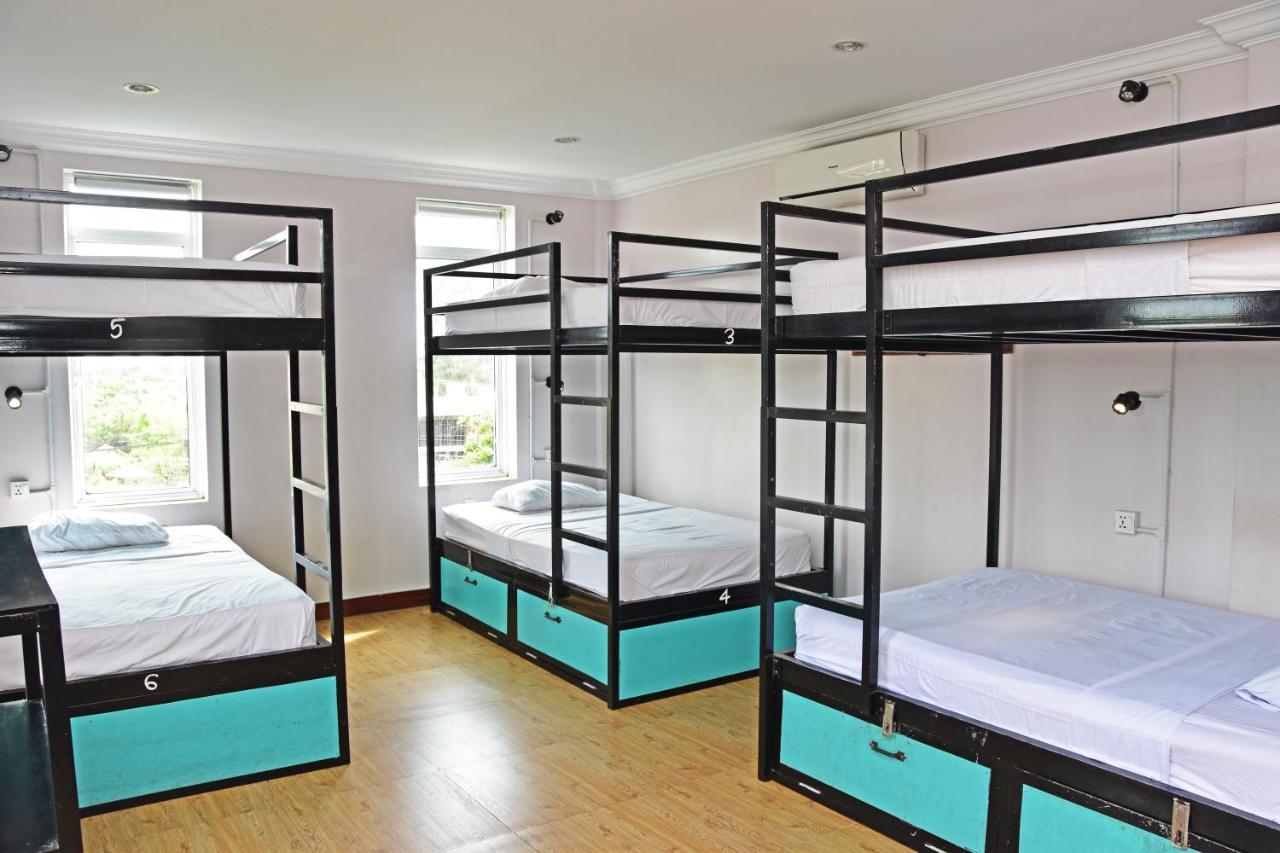 Mad Monkey Hostel Kampot (Adults Only) Exterior photo