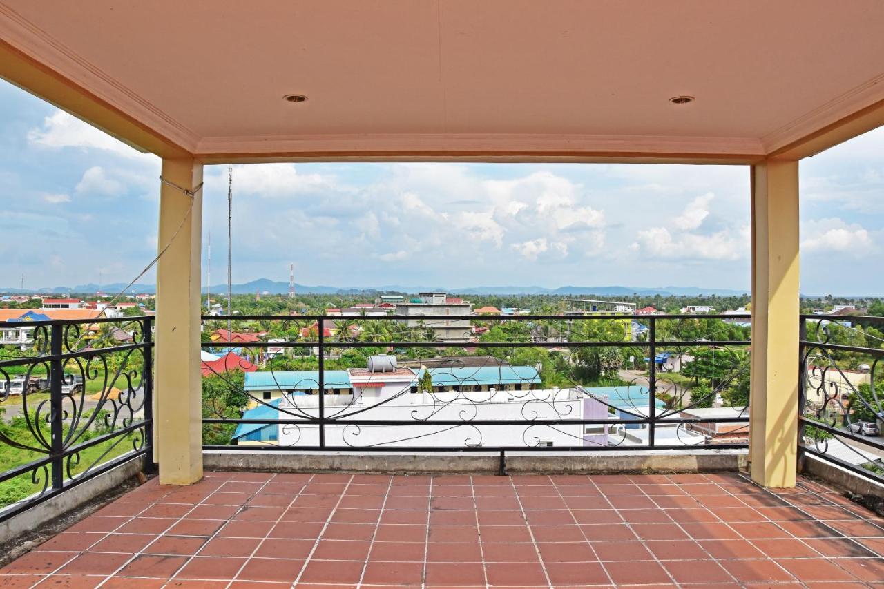 Mad Monkey Hostel Kampot (Adults Only) Exterior photo